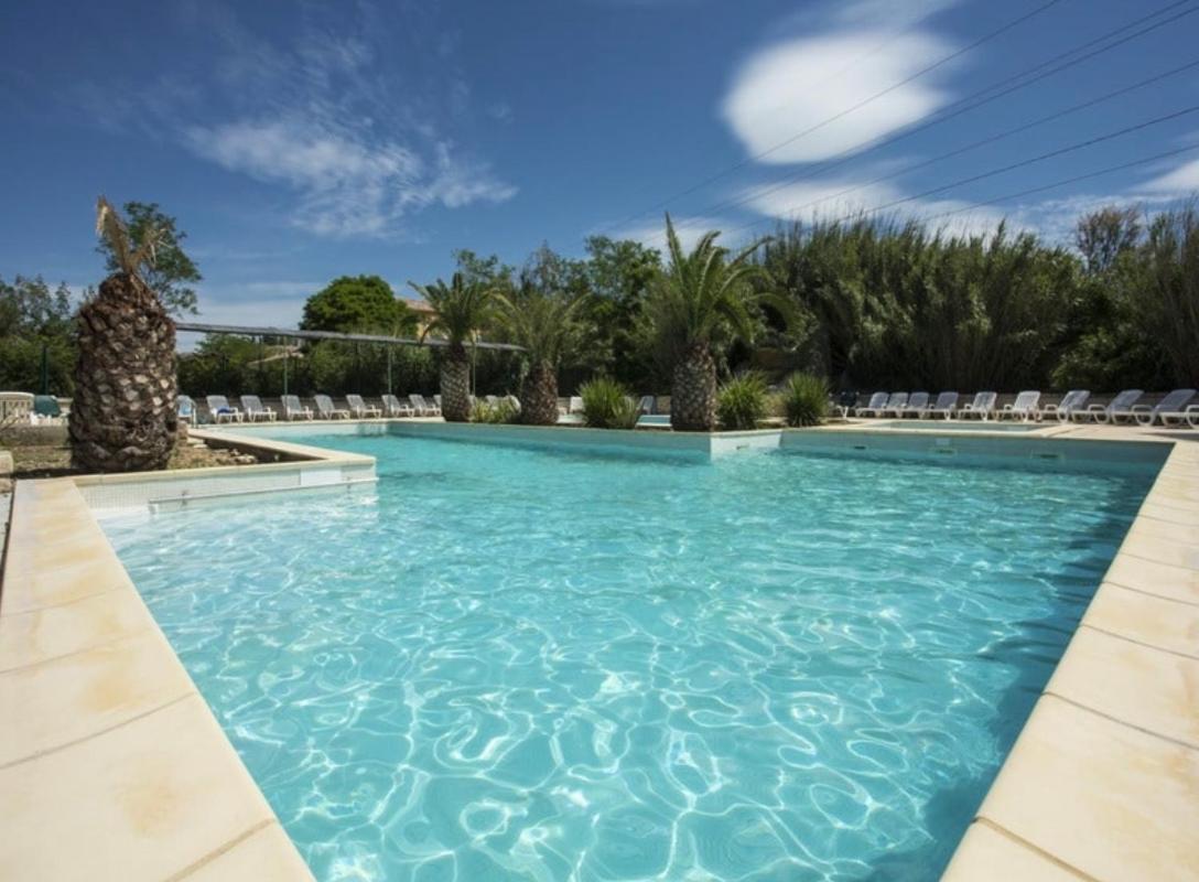 Maison De Vacances Dans Residence Avec Piscine Arles Exterior photo